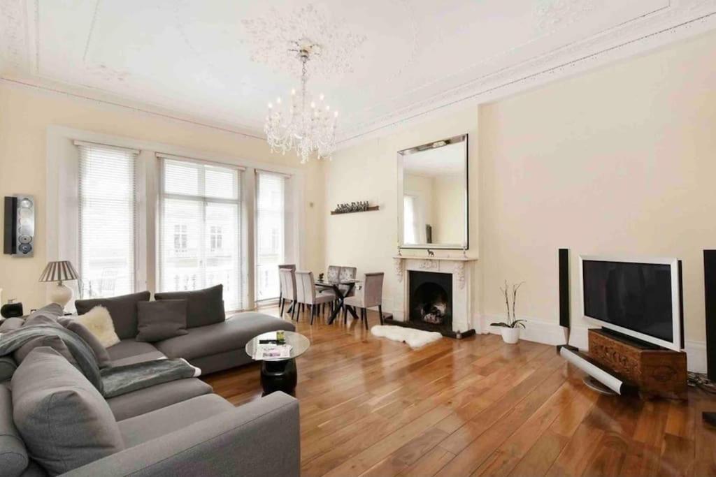 Stunning Grand 2 Bed, 2 Bath Apartment, 런던 외부 사진