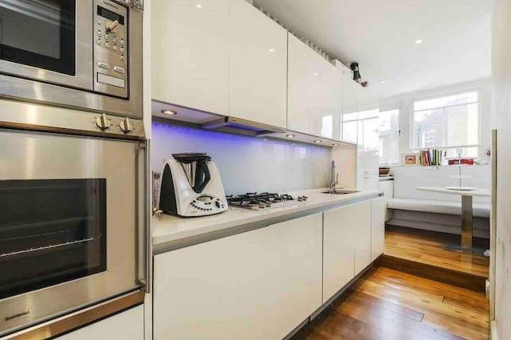 Stunning Grand 2 Bed, 2 Bath Apartment, 런던 외부 사진
